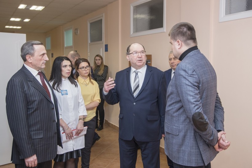 На базі СумДУ відкрили центр томографії, де студенти вивчатимуть сучасні методи діагностики