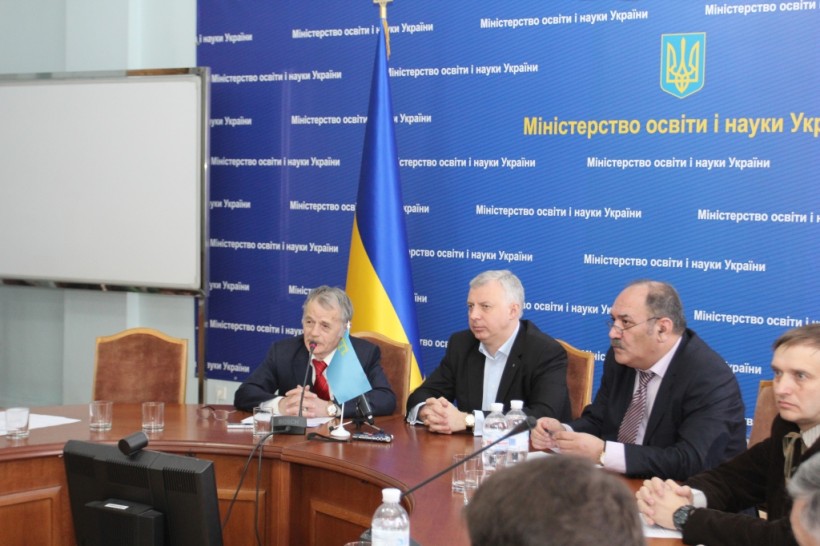 МОН приділяє значну увагу питанню освіти та розвитку кримськотатарської мови і культури