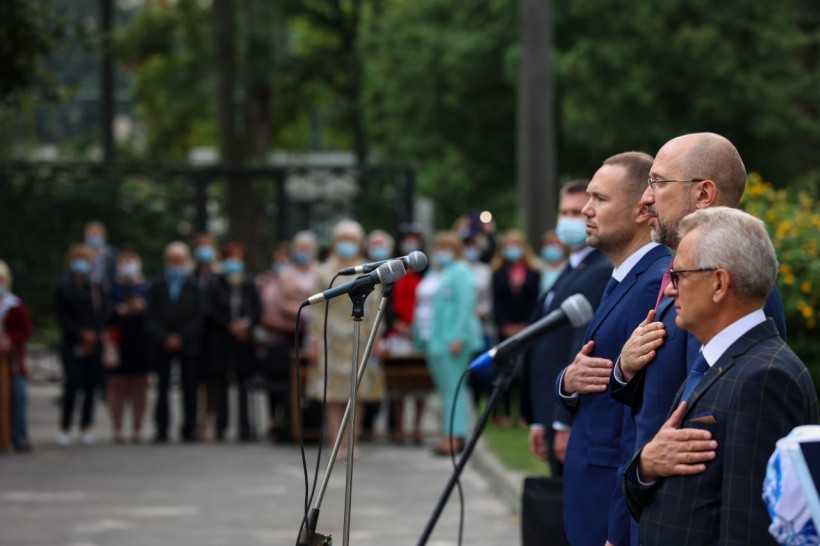 Завдяки розвитку дуальної освіти все більше учнів отримують практичний досвід роботи на підприємствах – Прем'єр-міністр України Денис Шмигаль привітав учнів Київського професійного училища з початком навчального року