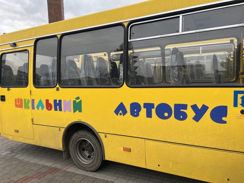 На Івано-Франківщині Сергій Шкарлет передав 12 шкільних автобусів для закладів освіти територіальних громад
