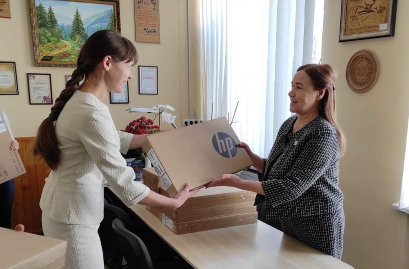 «Ноутбук кожному вчителю»: 11 областей вже отримали комп’ютери
