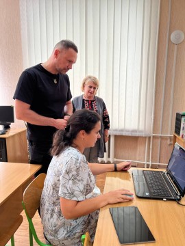 Сергій Шкарлет ознайомився зі станом готовності закладів освіти Чернігівщини до нового навчального року та взяв участь у відкритті лабораторії інновацій