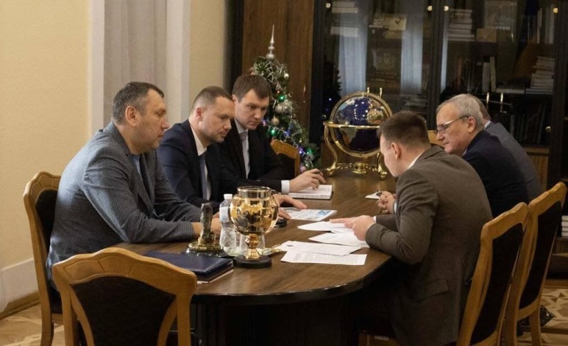 Сергій Шкарлет і президент НАН України Анатолій Загородній провели робочу зустріч для узгодження діяльності у 2022 році
