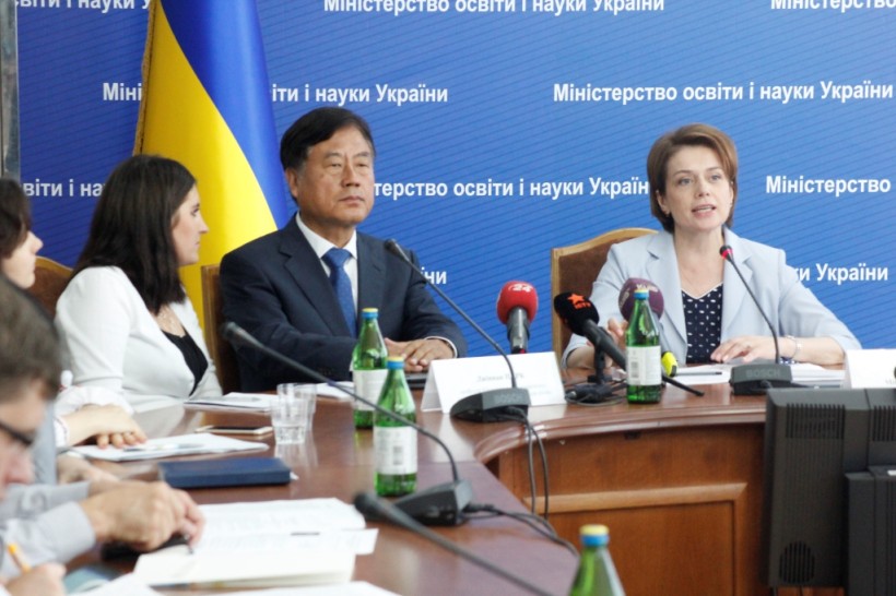 Південнокорейський професор представив унікальну методику для дітей у Міносвіти