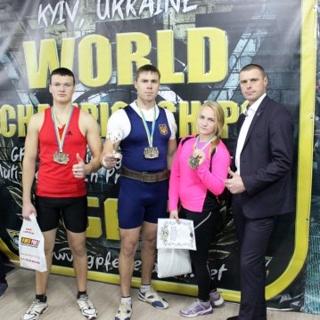Викладач УДПУ став абсолютним чемпіоном міжнародних змагань з пауерліфтингу