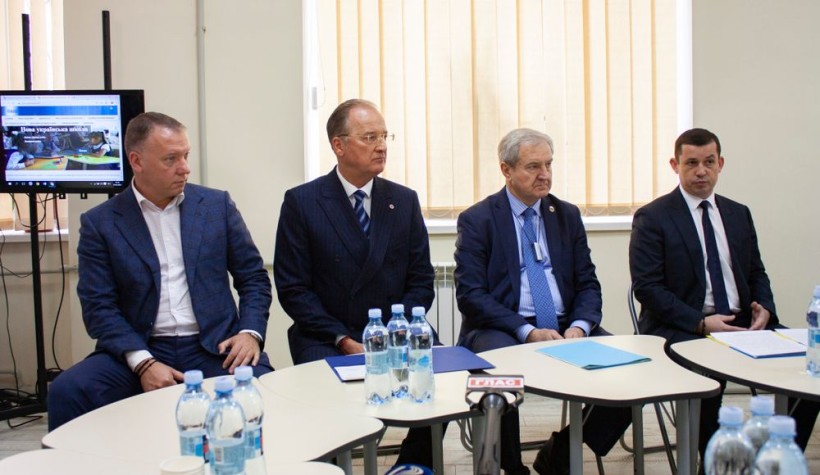 Інклюзивно-ресурсні центри Одеської області отримали спеціалізовані автомобілі