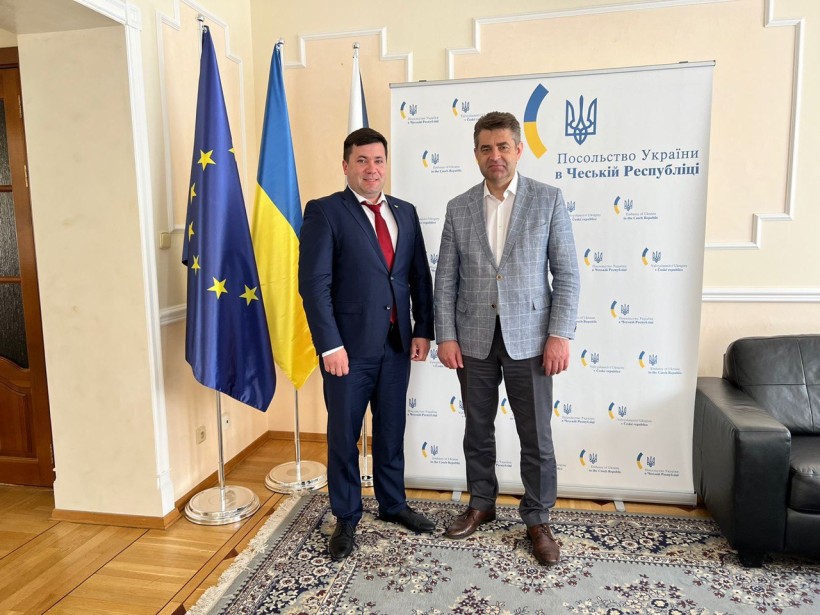 Перший заступник Міністра обговорив із Послом України в Чеській Республіці безперервність навчання українців