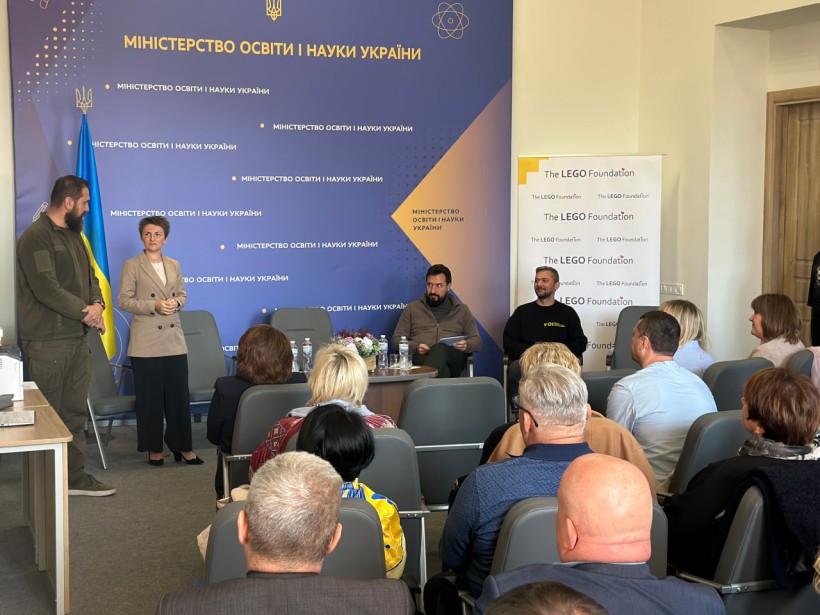 Відбулася зустріч із The LEGO Foundation: передали техніку для навчання у школах