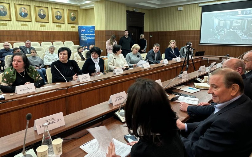 Сергій Шкарлет відвідав заклади освіти Харківщини та долучився до засідання Ради ректорів регіону