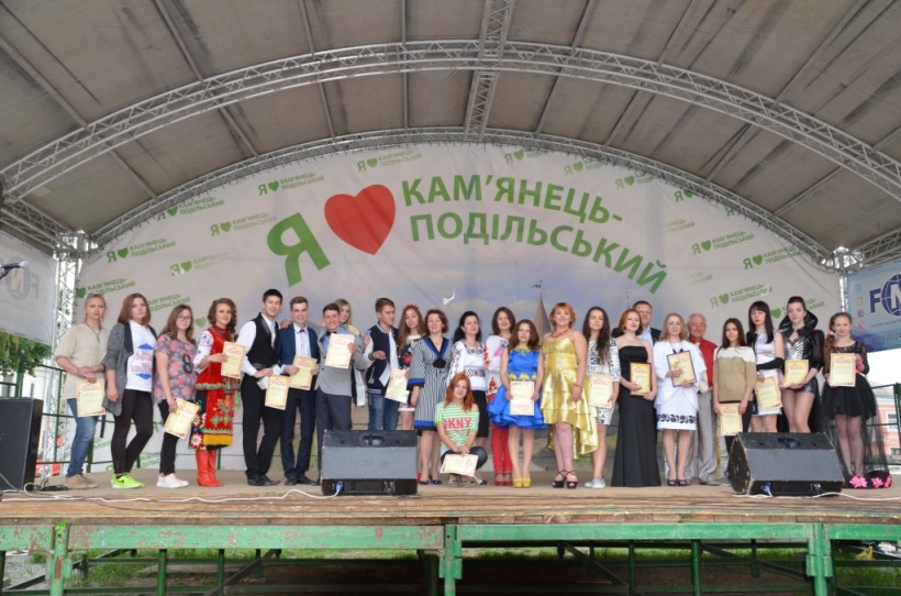 У м. Кам’янець-Подільський визначилися кращі естрадні співаки серед учнів ПТНЗ