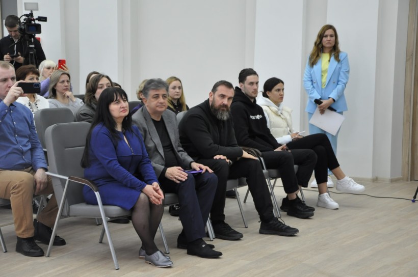 With the support of the EU and the Republic of Korea, UNICEF Granted 10,000 tablets and laptops to Ukrainian schoolchildren