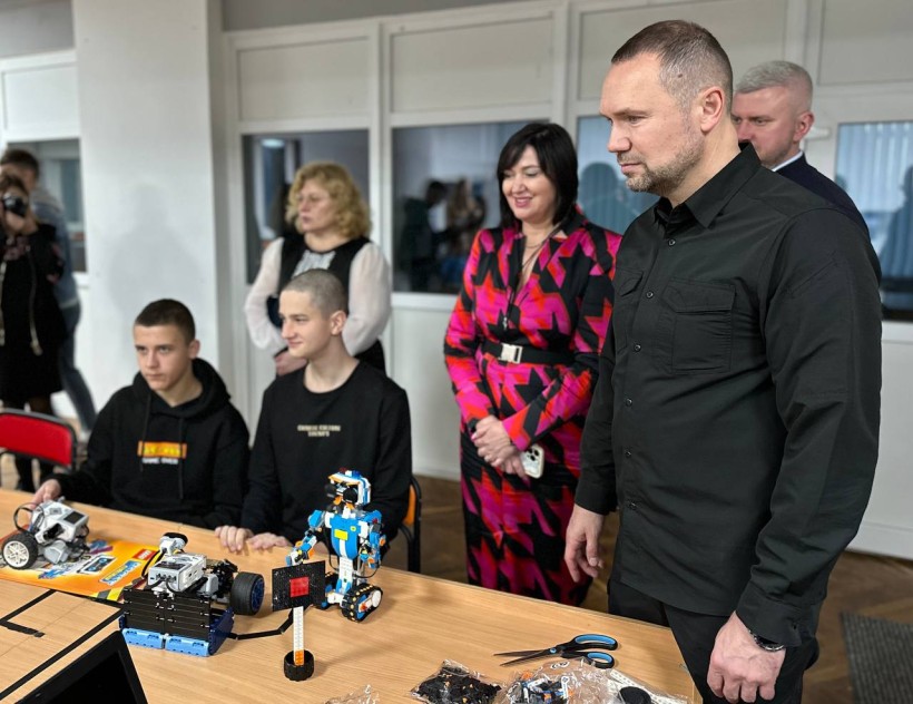 Сергій Шкарлет відвідав заклади освіти у Волинській області