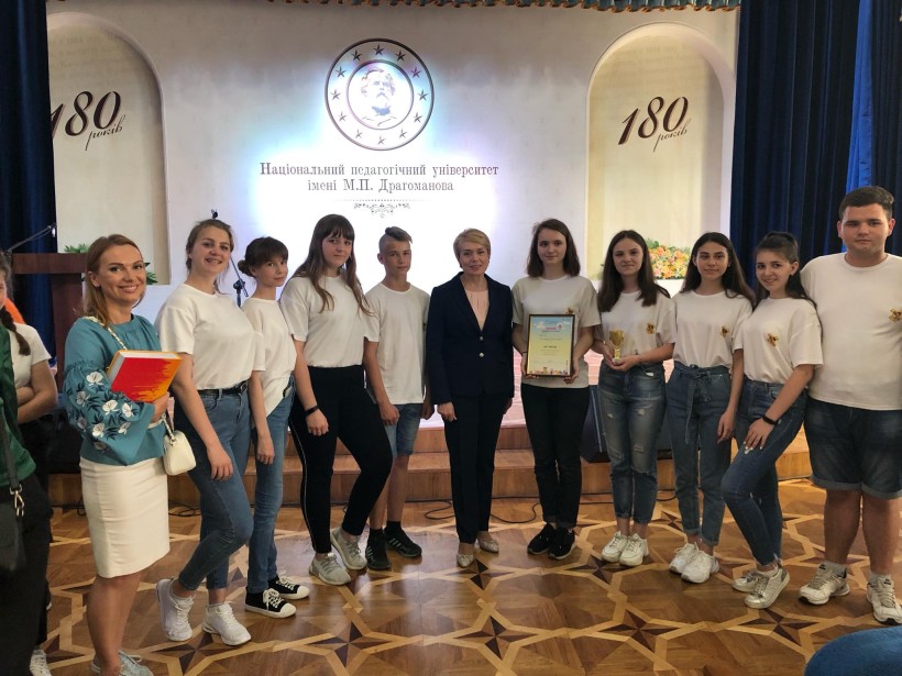 Діти важливі, але реформа не дісталась старших класів, тому школа не дає їм це відчути. Нас рятують проєкти на кшталт «Відкривай Україну», - Лілія Гриневич на півфіналі змагань