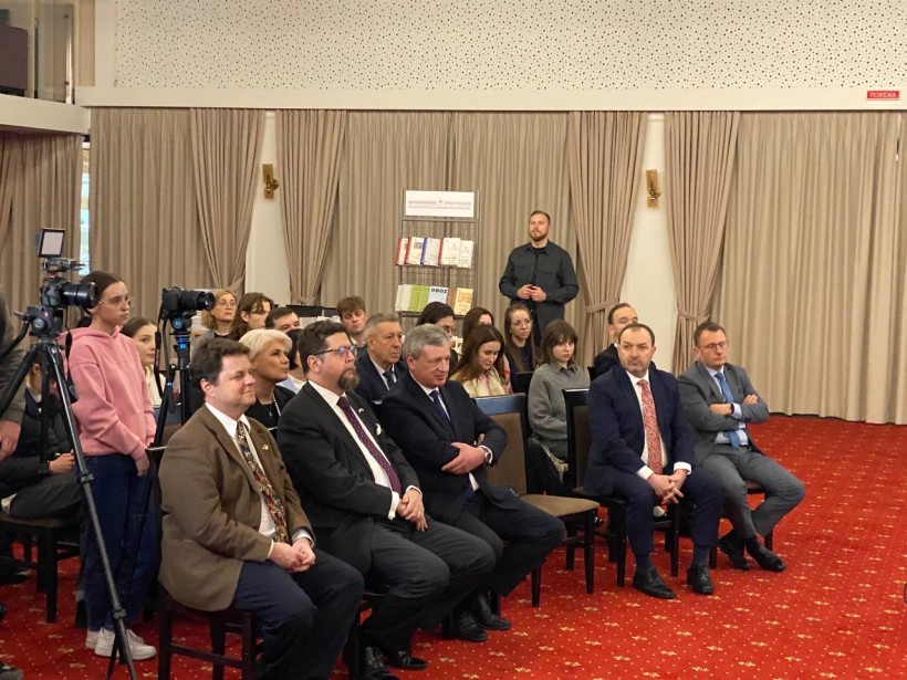 Перші українсько-польські дебати у Міжнародному центрі зустрічей студентської молоді