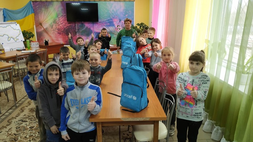 На Одещині школярі отримали 5 тис. рюкзаків від ЮНІСЕФ