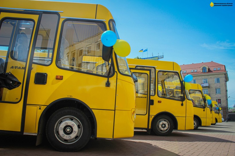 Для шкіл Кіровоградщини закупили 12 нових автобусів — вони обладнані GPS-трекерами