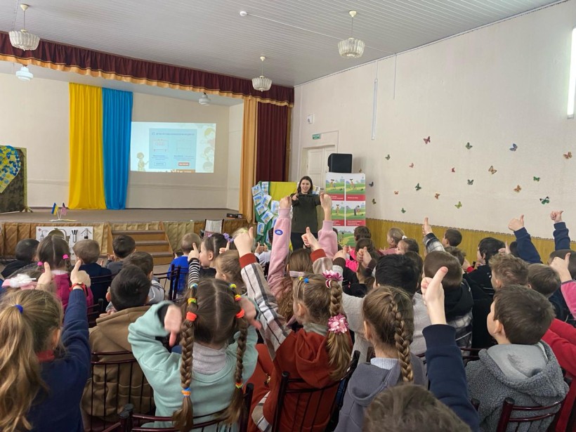 Учні Київщини та Чернігівщини навчались правил мінної безпеки