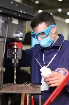 На проведення фіналу WorldSkills Ukraine закладено понад 1 млн гривень – Олександр Костюченко під час відвідання конкурсу в Запоріжжі