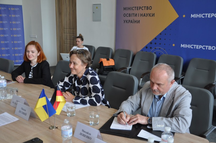 Зустріч міністра освіти і науки України Оксена Лісового з Надзвичайним і Повноважним Послом Федеративної Республіки Німеччина в Україні пані Анкою Фельдгузен