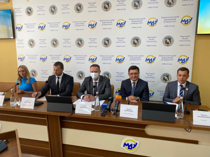 Ми робимо дієві кроки, щоб здобувачам освіти з ТОТ було комфортно і  вони інтегрувалися в українське суспільство, – Сергій Шкарлет на Донеччині