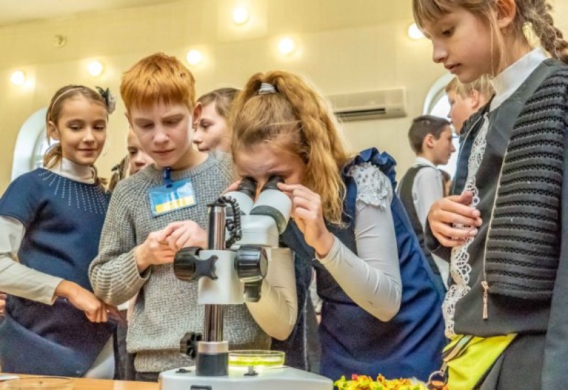 Фахівці ДНУ провели Фестиваль науки для учнів дніпровських шкіл-інтернатів