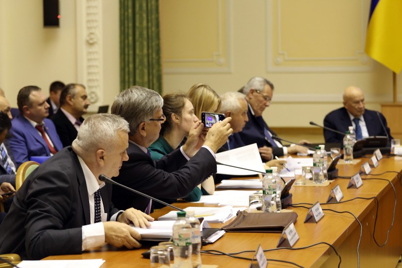 Впродовж місяця маємо вийти на розуміння плану дій для того, щоб українському науковцю стало простіше, краще, вигідніше працювати в Україні, — Прем'єр-міністр Олексій Гончарук