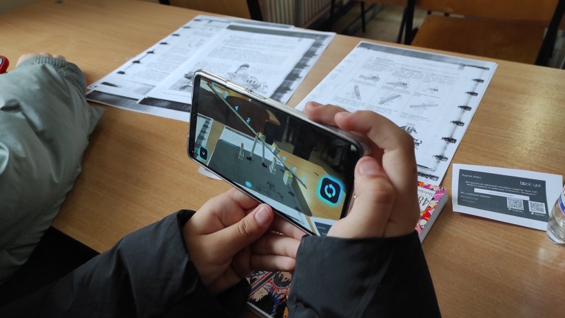 Українські учні тестують навчання за допомогою віртуальної та доповненої реальностей