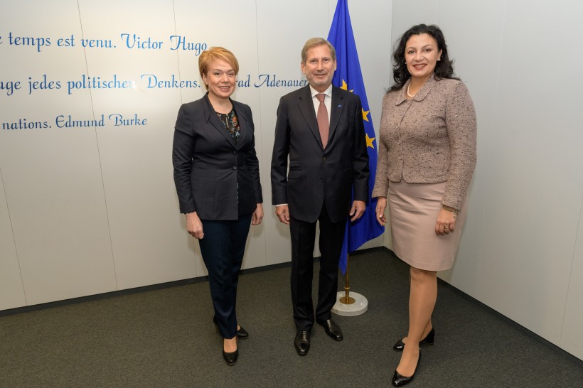Україна може отримати вікно в «Erasmus +» – перемовини Лілії Гриневич з Комісаром ЄС з питань Європейської політики сусідства та переговорів з розширення