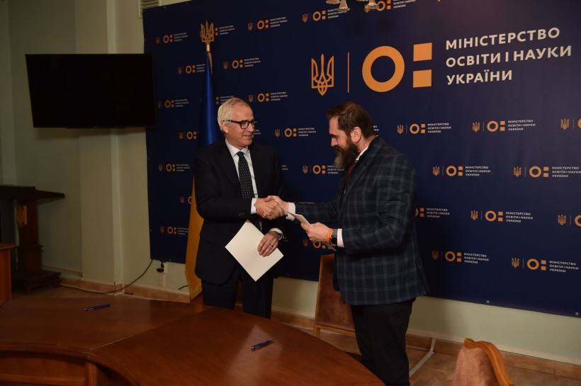 The Ministry of Education and Science and PrivatBank have started joint development of a digital platform for distance learning.