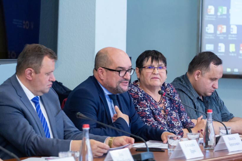 МОН та угорська громада продовжать консультації щодо імплементації мовної статті Закону «Про освіту»