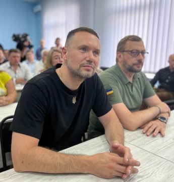 Сергій Шкарлет ознайомився зі станом готовності закладів освіти Чернігівщини до нового навчального року та взяв участь у відкритті лабораторії інновацій