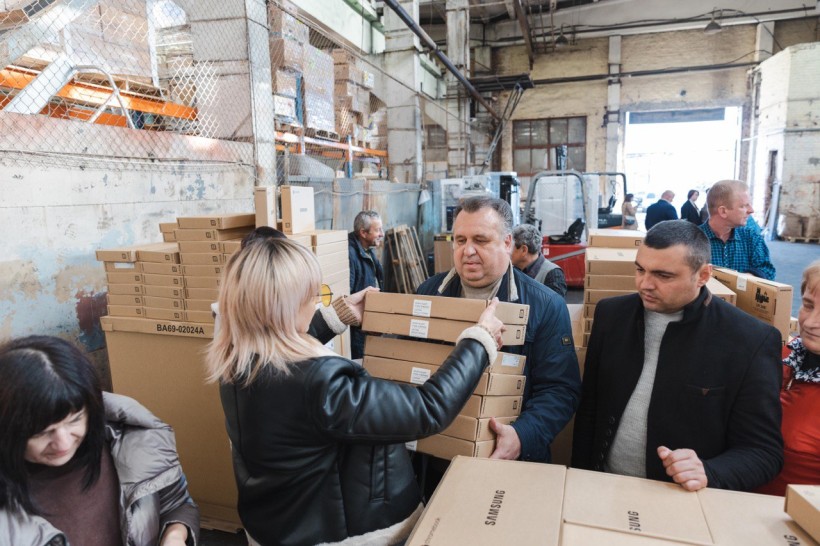 Цифрові девайси для освіти: близько 30 тис. ноутбуків передано в області за підтримки Google та ЮНЕСКО