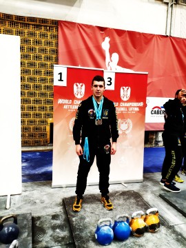 Студент УІПА став срібним призером Чемпіонату світу з гирьового спорту