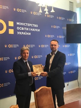 Академічна мобільність, спрощення процедури взаємного визнання документів, розширення кількості квот на навчання в українських вишах — в МОН відбулась зустріч із Послом  Республіки Ліван