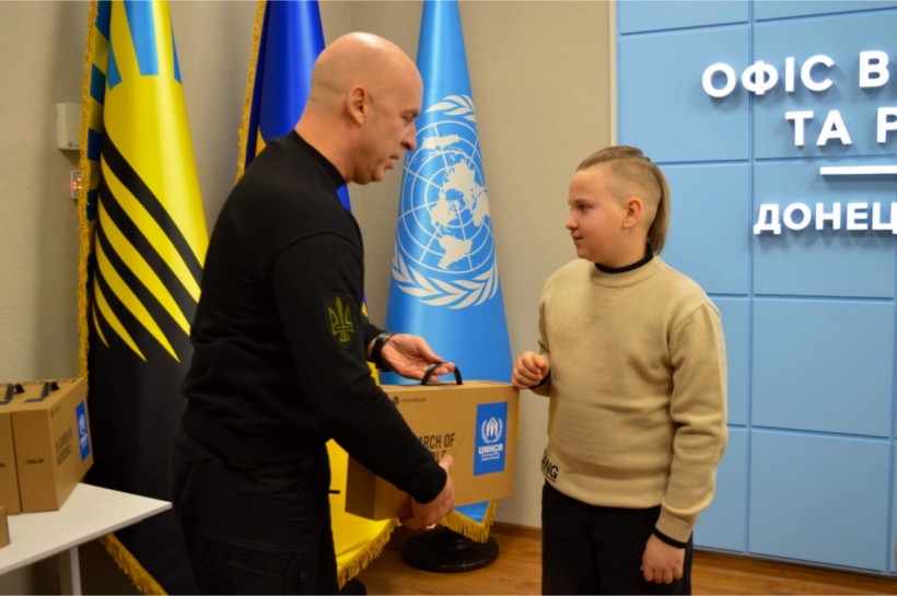 Ще 1500 ноутбуків отримали школярі Донецької, Луганської та Херсонської областей