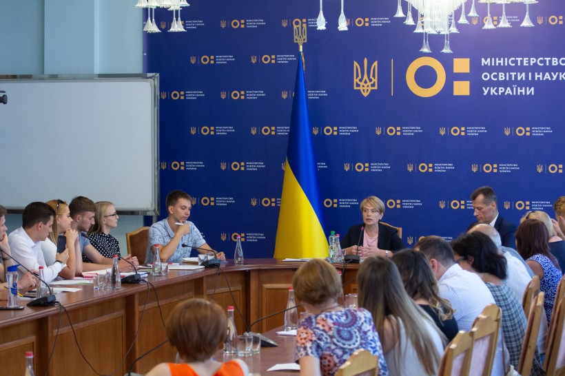 Зміни у структурі, визначення керівників та пріоритетні напрями роботи: відбулося перше засідання новообраної Громадської ради при МОН