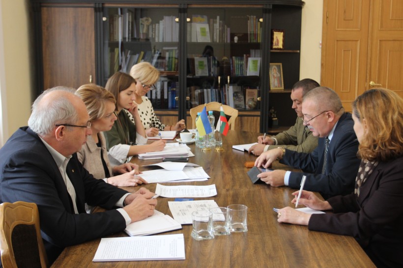 Посол Болгарії: Закон «Про освіту» дає нові можливості, аби наші діти добре володіли як українською, так і болгарською