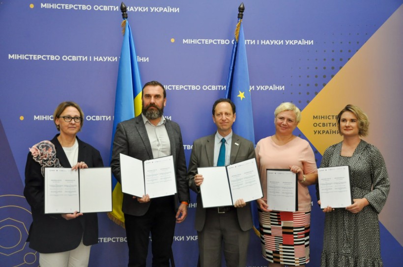 МОН підписало меморандум у межах Всеукраїнської програми ментального здоров'я «Ти як?»