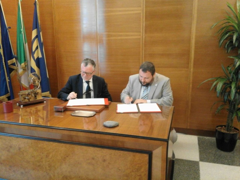 Вивчення закислення океану, реакцій екосистем на зміни клімату, моніторинг космічного сміття та метеоритів - Україна посилює співпрацю у галузі полярних досліджень з Італією