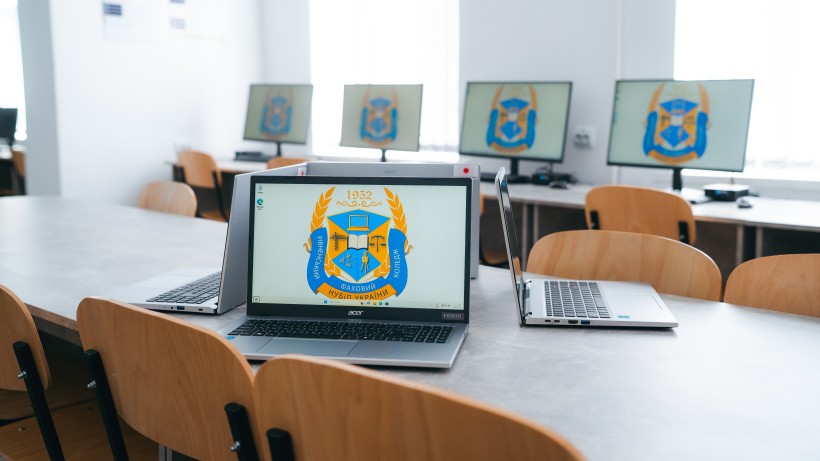 Japan provides Ukraine with more than 7,000 units of computer equipment for 382 PPHE institutions and schools