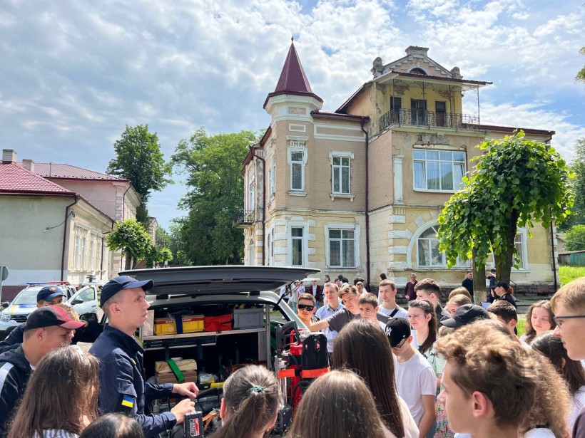 У Чернівецькій області відбулося відкриття обласної профільної школи для обдарованих учнів «Інтелект Буковини»