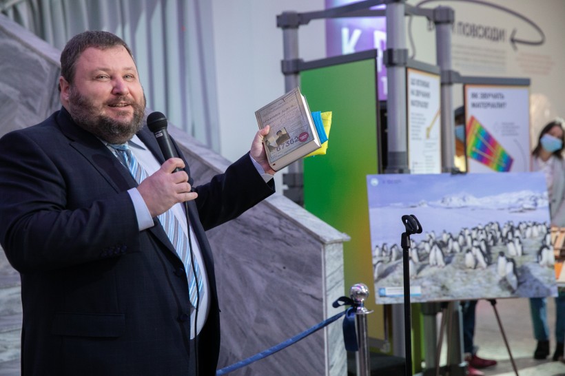 Фотовиставка про Антарктиду та українських полярників тепер працює в Музеї науки – сьогодні її відкрив Міністр Сергій Шкарлет