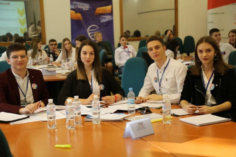 Івано-Франківські школярі вибороли перемогу у турнірі з фінансової грамотності