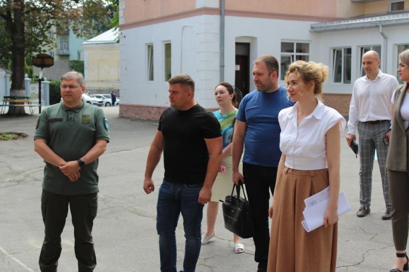 Заступник Міністра ознайомився зі станом підготовки до нового навчального року закладів освіти Чернівецької області