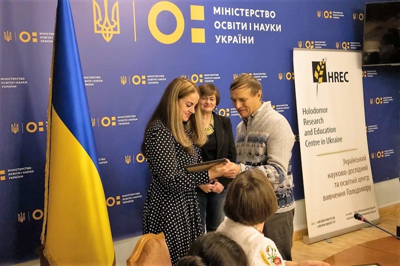 Нагороджено переможців Конкурсу наукових і мистецьких робіт імені Володимира Маняка та Лідії Коваленко