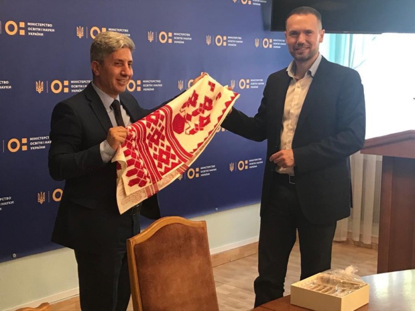 Академічна мобільність, спрощення процедури взаємного визнання документів, розширення кількості квот на навчання в українських вишах — в МОН відбулась зустріч із Послом  Республіки Ліван