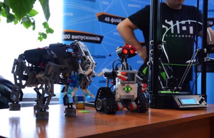 У ЖДТУ влаштували виставку SpaceTechFest, де представили найцікавіші досягнення науки
