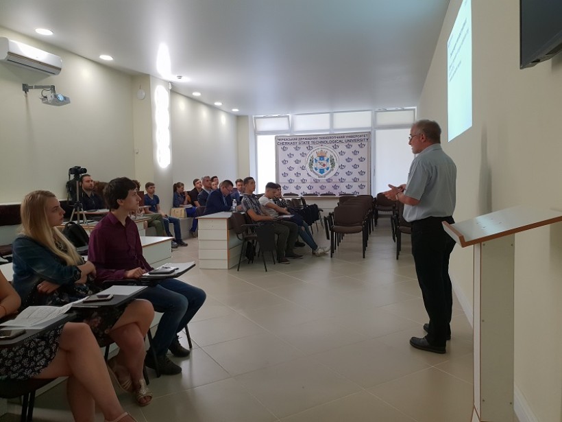 Вчені з Норвегії, Німеччини та Польщі провели лекції для студентів та викладачів ЧДТУ в межах програми Erasmus+