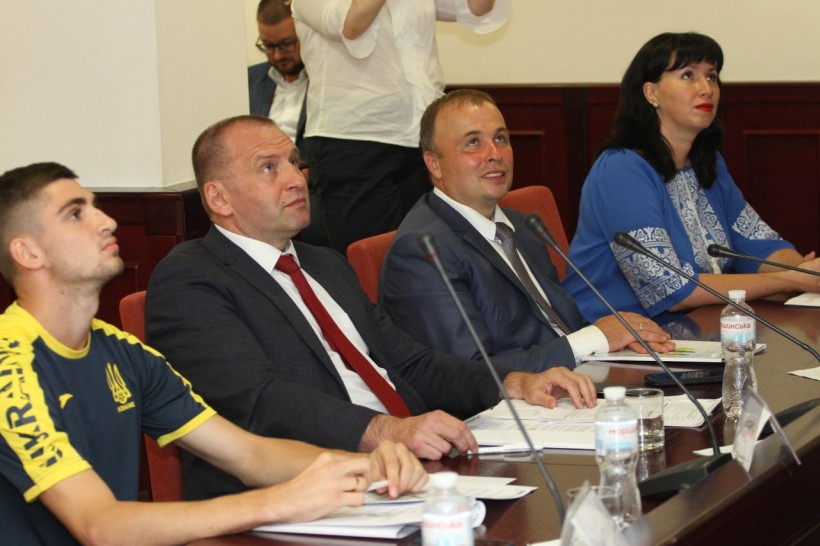 Сергій Шкарлет привітав студентів, які стали переможцями і призерами Європейських університетських ігор та Чемпіонату світу з футзалу