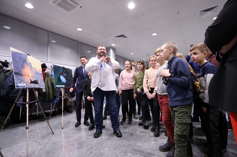 Полярні дослідження — магніт, який притягує молодь в науку —  Ганна Новосад під час відкриття 1-ї антарктичної фотовиставки